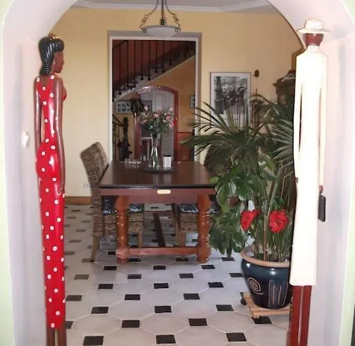 Maison Hotes Sainte Barbe Вилла *